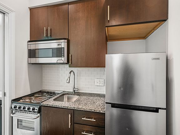 5th image of 115 S 21st St APT 104