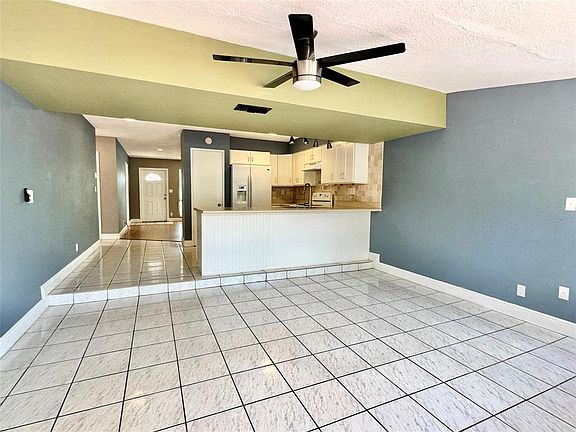 4th image of 1121 Citrus Isle #1121