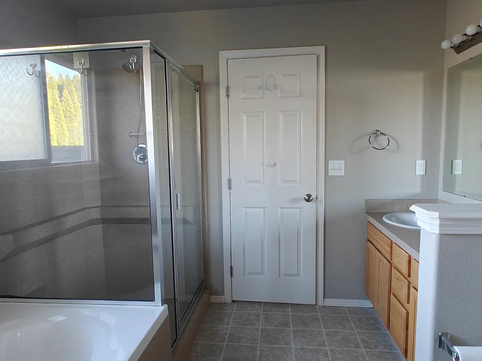 4 bed, 2.5 bath, 2009 sqft, $2,800 — Photo 3