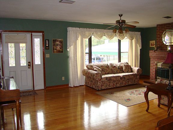 5th image of 7124 Hyde Grove Ave
