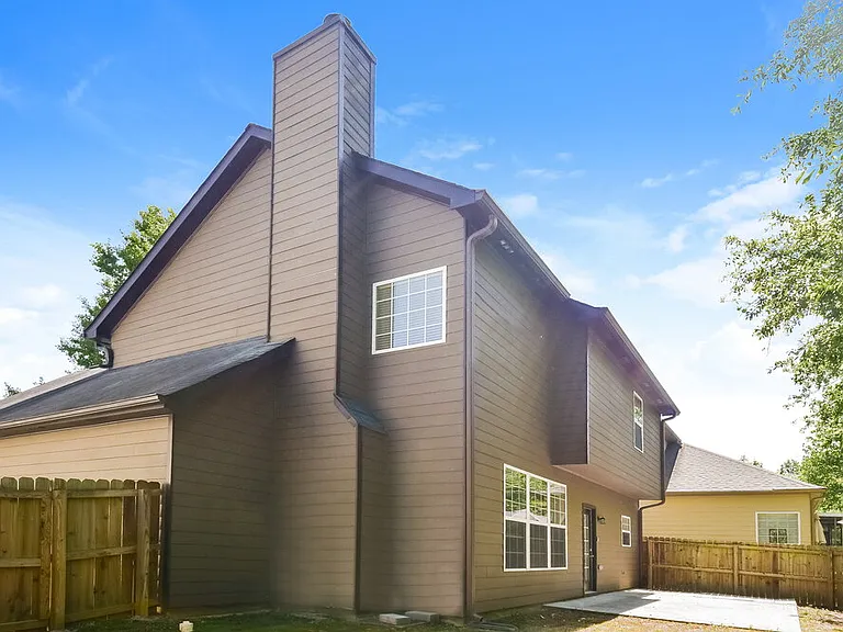 6933 Grand Hickory Dr — Photo 16