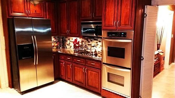 Kitchen-3742 Fox Glen