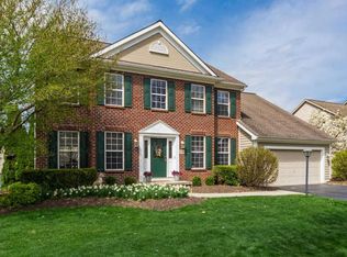 7665 Kestrel Way W, Dublin, OH 43017