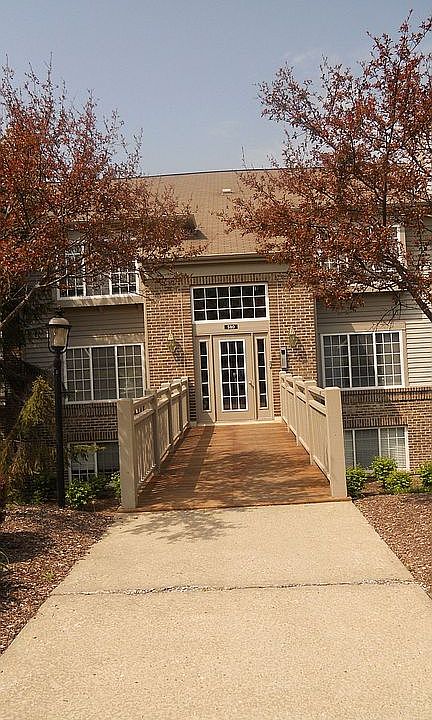 1st image of 580 Cloverfield Ln APT 201