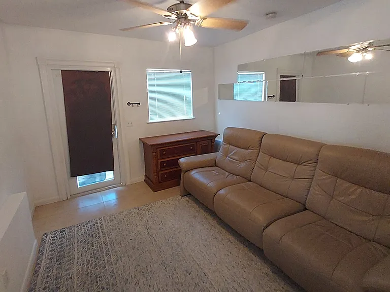 Transylvania Ave — Photo 2