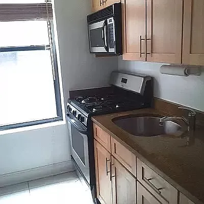 Rented by Executive Towers  | media 4