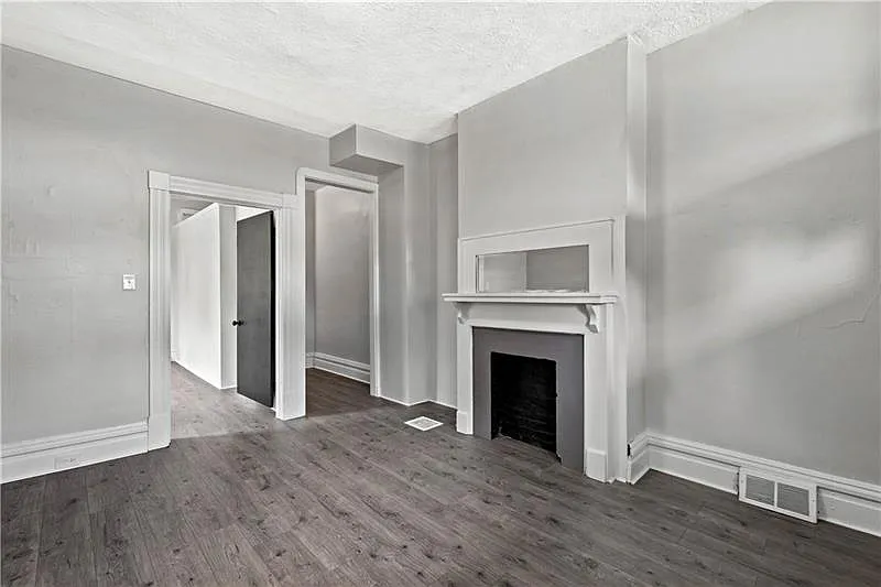 404-406 Boggs Avenue - 406-1 — Photo 3