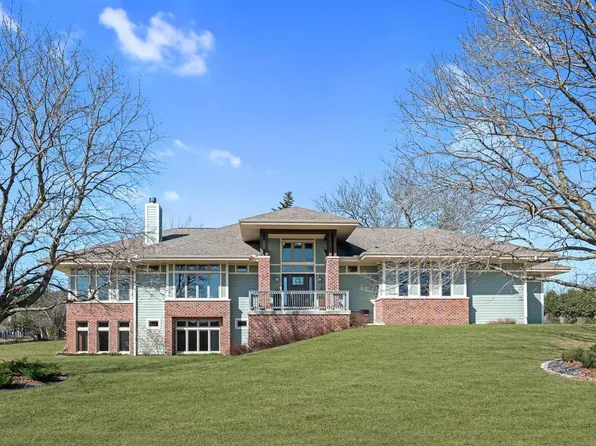 W297N1885 Glen Cove ROAD, Pewaukee, WI 53072