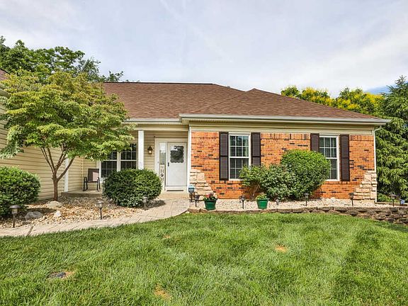 3rd image of 5928 Royal Country Dr