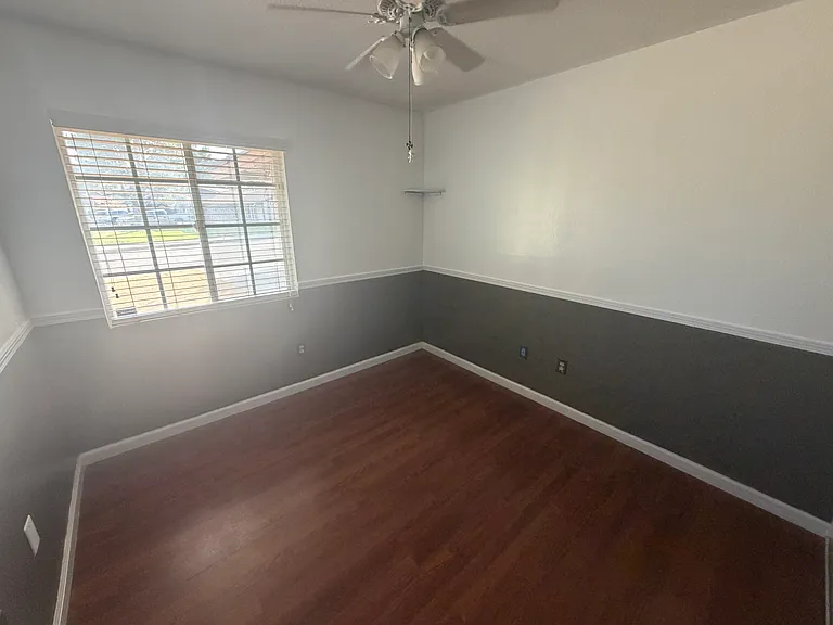 2342 La Salle Ave — Photo 7