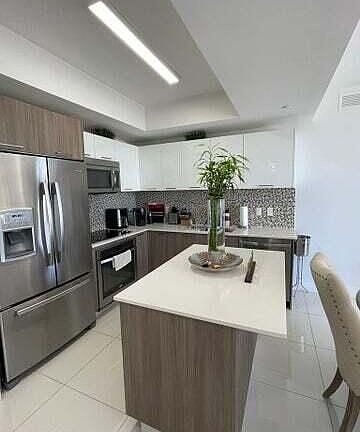 3rd image of 5300 Paseo Dr #603
