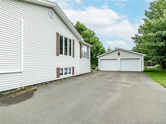 3rd image of 123 Acadie