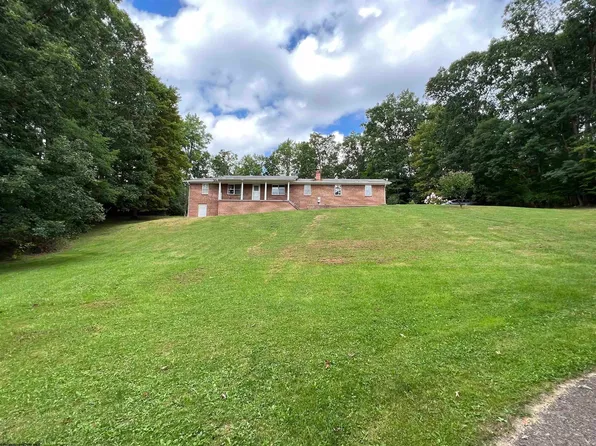 457 Pineview Dr, Elkins, WV 26241