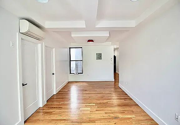 4th image of 279 Kosciuszko St #11