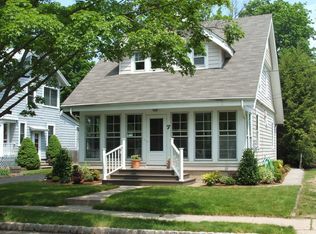 7 Hillview Ave, Morris Plains, NJ 07950