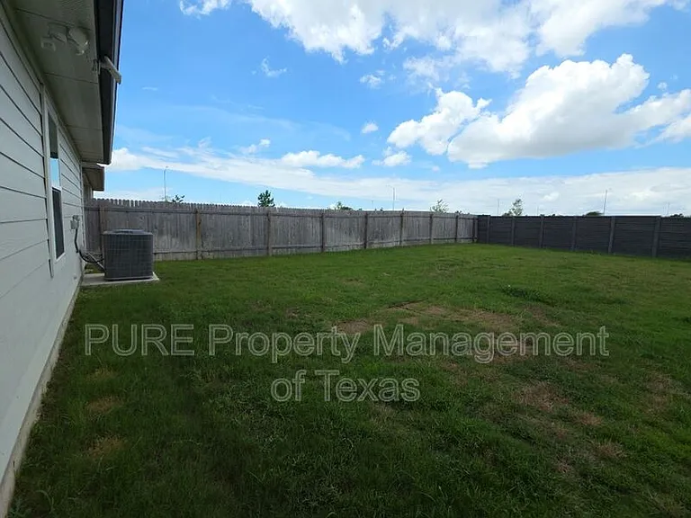 13708 Howser Trce — Photo 20