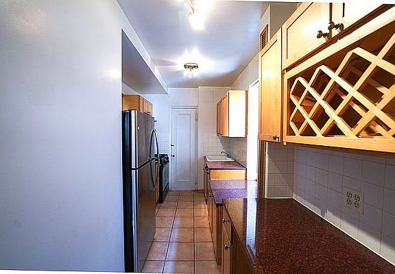 4th image of 304 E 12th St #5G