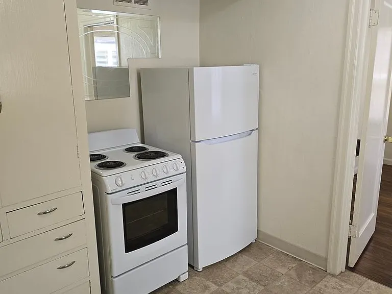 482 E 16th Ave #1-5 — Photo 4