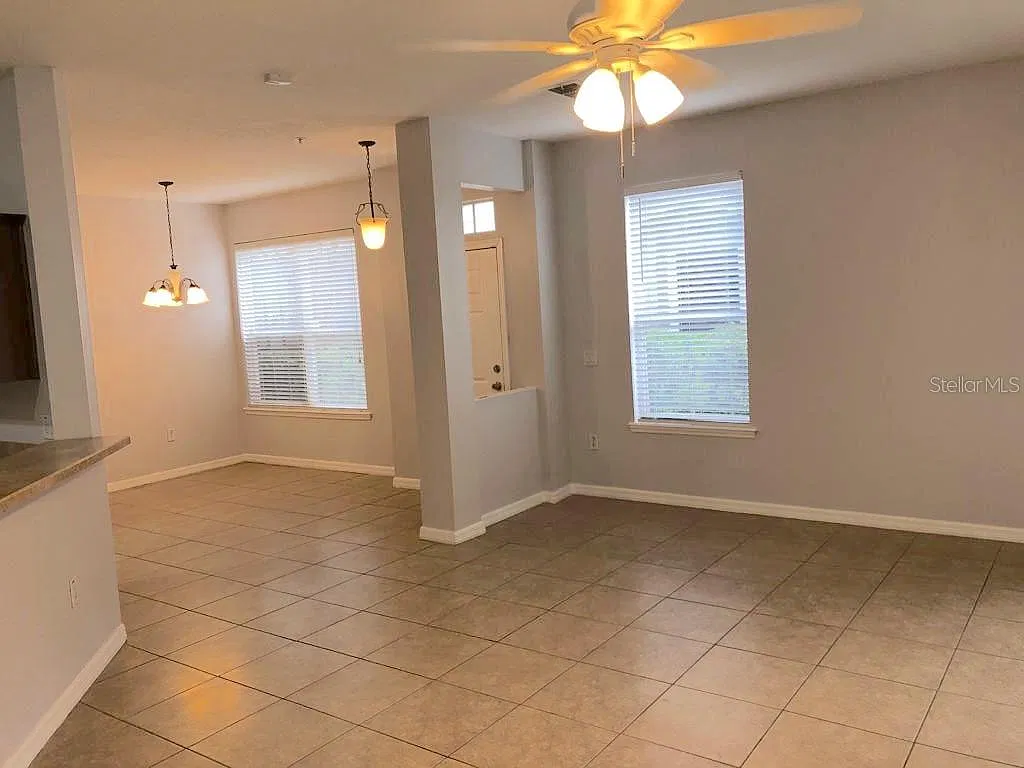 3 bed, 2.5 bath, 1699 sqft, $2,200 — Photo 3