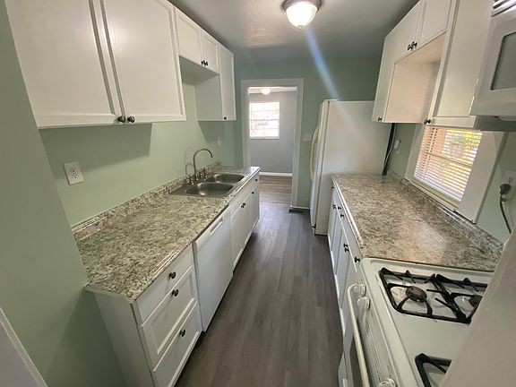 4th image of 227 E Barnes Ave
