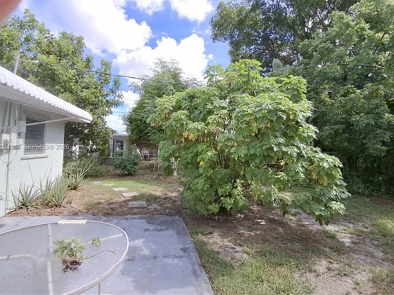 4010 NE 18th Ave — Photo 11