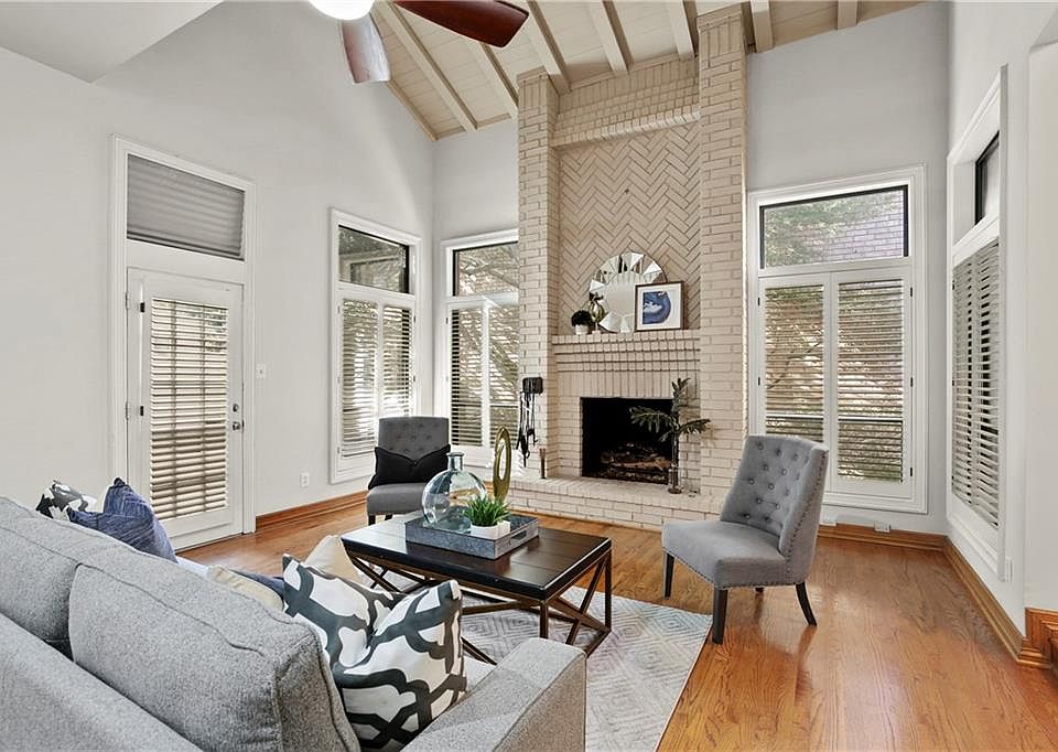1st image of 3464 Courtyard Cir