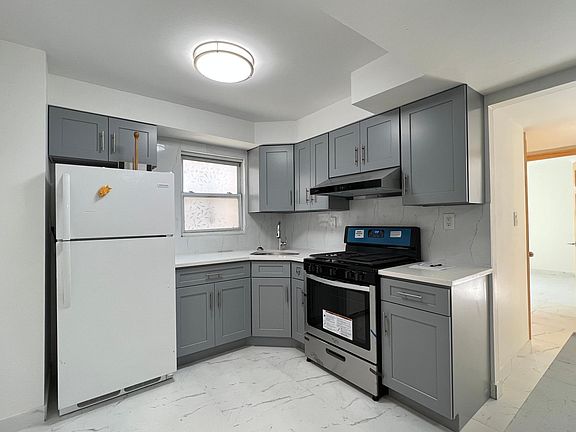 4th image of 6800 78th St