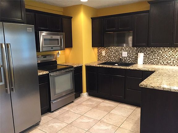5th image of 1216 Greenfield Dr
