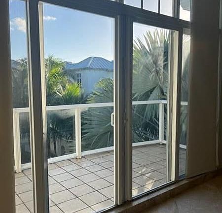 4th image of 182 Lake Dr APT 5201