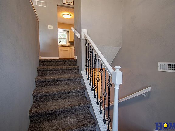 3rd image of 2621 Cheshire Ct S