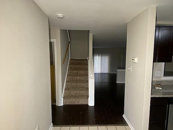 2nd image of 119 Knollwood Ct