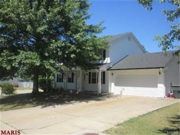 1200 Colby Dr, Saint Peters, MO 63376