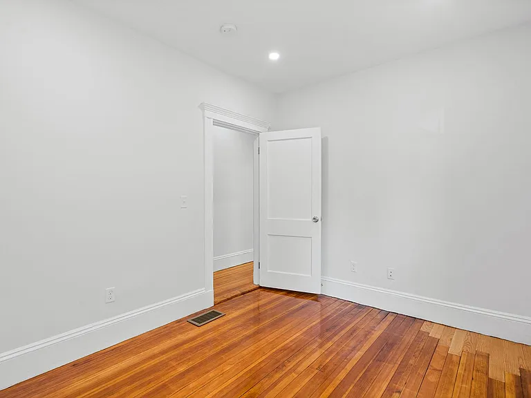68 Bakersfield St #1 — Photo 7