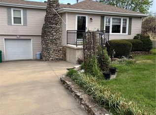 6629 Berry Rd, Kansas City, KS 66106