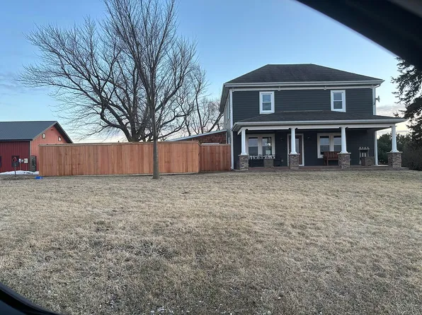 660 N 3000 East Rd, Strawn, IL 61775