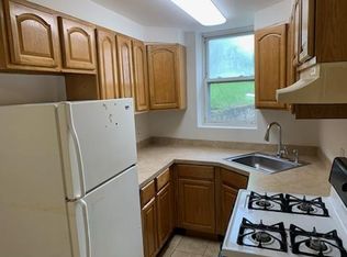 341-343 Palisade Pl #RH1, Cliffside Park, NJ 07010