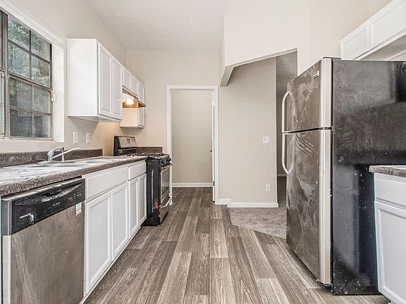 4th image of 6287 Laurel Post Dr