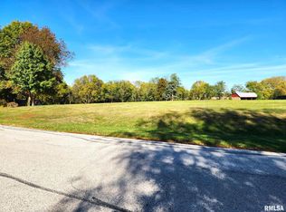 323 Morton Dr, Quincy, IL 62305