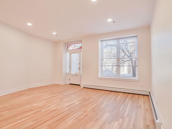 3rd image of 1115 Willow Ave APT 111