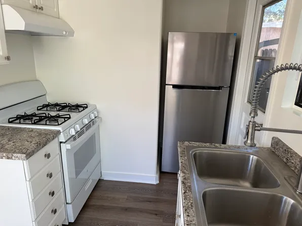 145 N Myrtle Ave #1/2, Monrovia, CA 91016