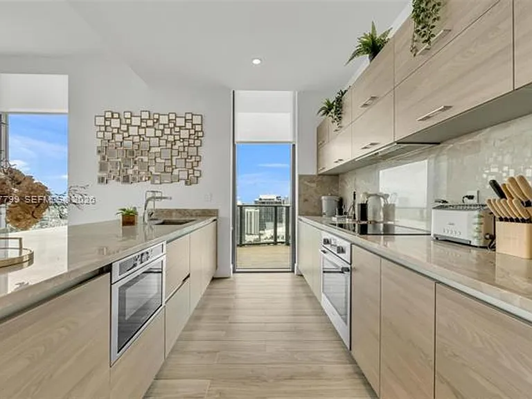 1300 S Miami Avenue Rd #Penthouse 5110 — Photo 19