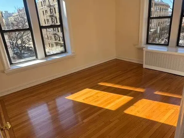 815 West 181st Street image 4 of 29