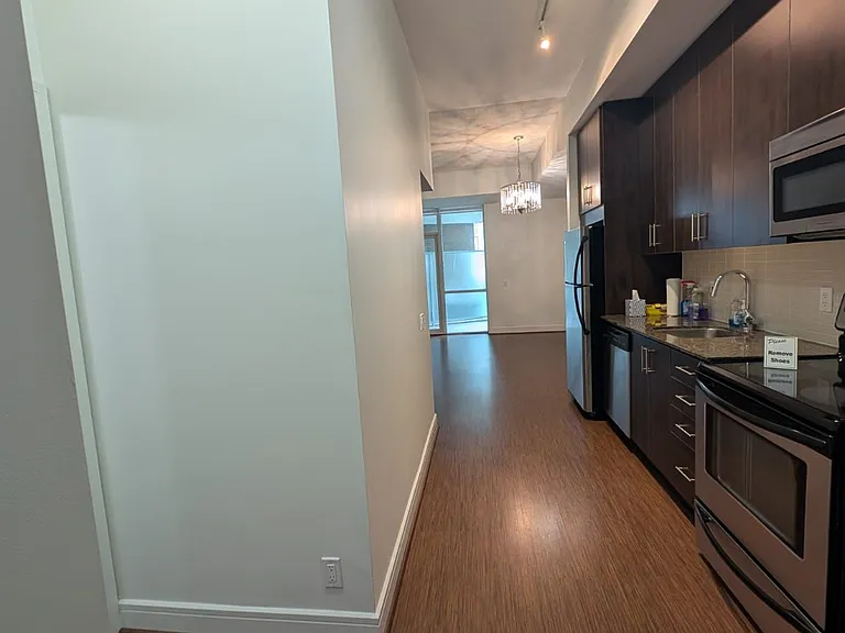 112 George St S #502 — Photo 8