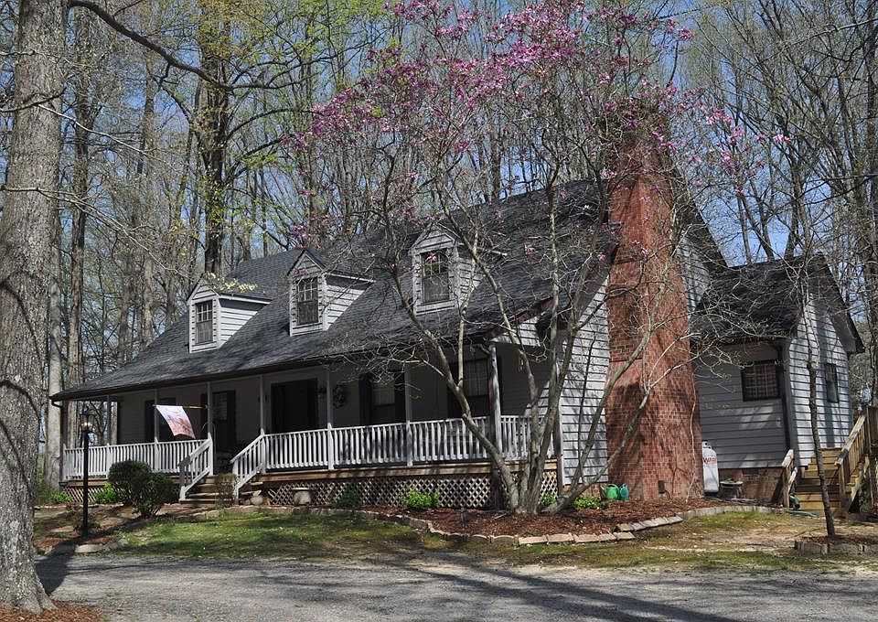 1st image of 2822 Luttrellville Ln