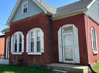 14 W J St, Belleville, IL 62226