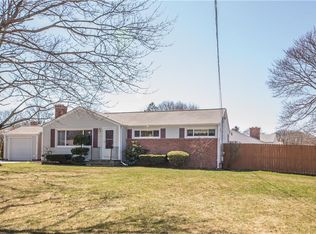3 Tropical Ct, Warwick, RI 02886