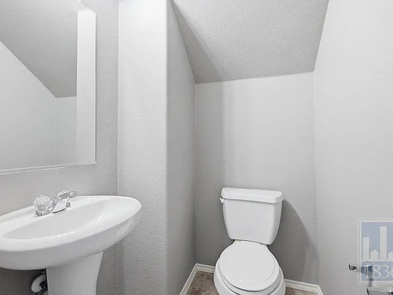 18713 Falcon Pointe Blvd — Photo 16