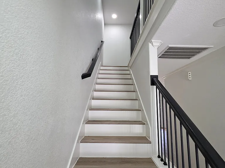 105 N Creek Dr #A/B — Photo 13