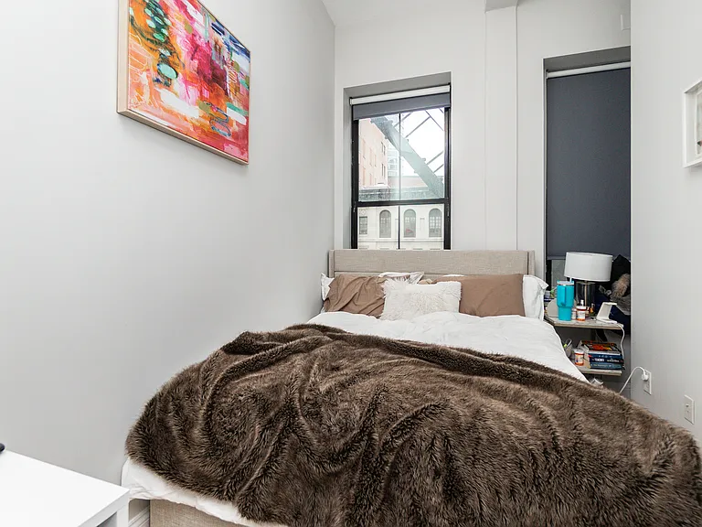 37 Temple Pl — Photo 11