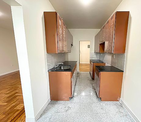 4th image of 43-30 46th St #3S